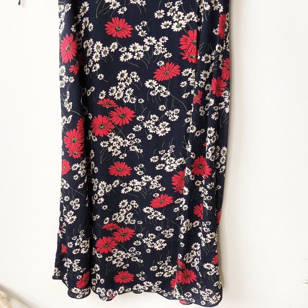 Madewell • Midi Dress in Hillside Daisies - Picture 7 of 8
